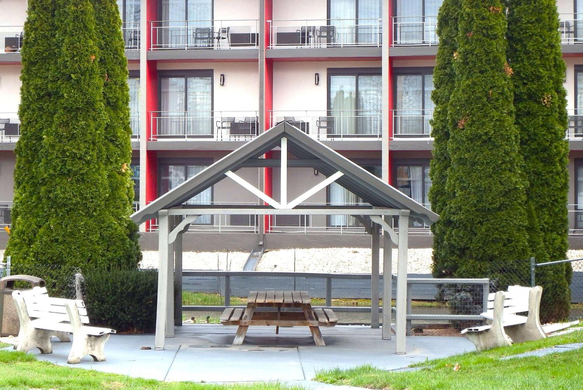 Hawthorn Extended Stay By Wyndham Chambersburg Exterior foto